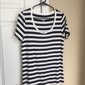 Old Navy striped tee shirt